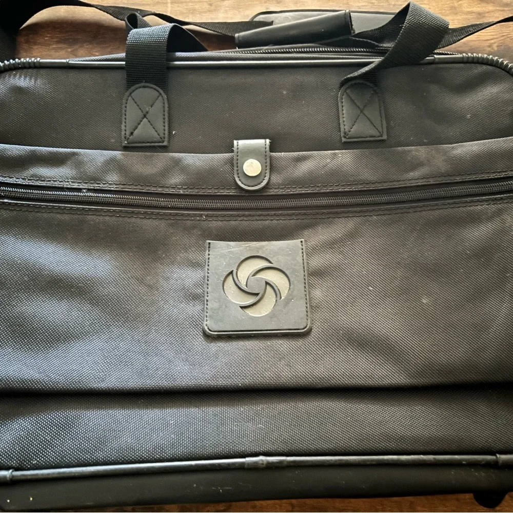 Samsonite Black Laptop Briefcase with Shoulder Strap